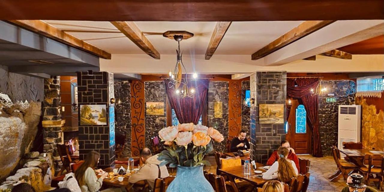 Vila Eden Boutique Hotel Korce Eksteriør bilde