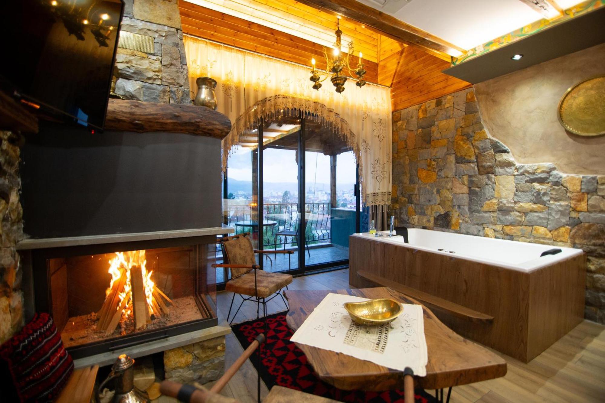 Vila Eden Boutique Hotel Korce Eksteriør bilde